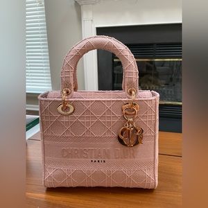 CHRISTIAN DIOR - Canvas Embroidered Cannage Medium Lady D-Lite Pink